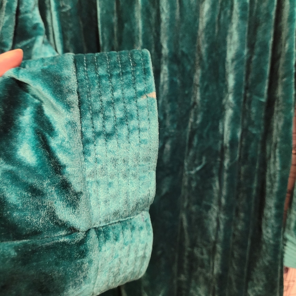 Vintage Emerald Green Velvet SFAntastic Sacks Fifth Avenue Nightgown Housecoat - Picture 9 of 10